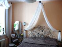 Кованая кровать 1 с кронштейнами для штор производитель fabbro.ru